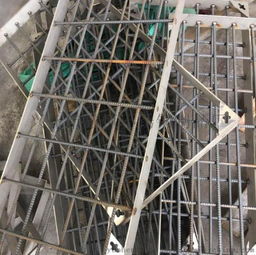 堅(jiān)固守護(hù)，細(xì)節(jié)盡顯 耀恒定制不銹鋼復(fù)合井蓋與一體保溫板的卓越品質(zhì)