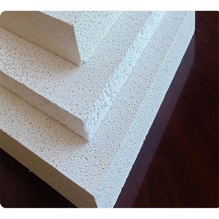 解析新型建筑節能材料 硅鋁基復合保溫板——滲透型熱固復合聚苯乙烯泡沫板的優勢與應用